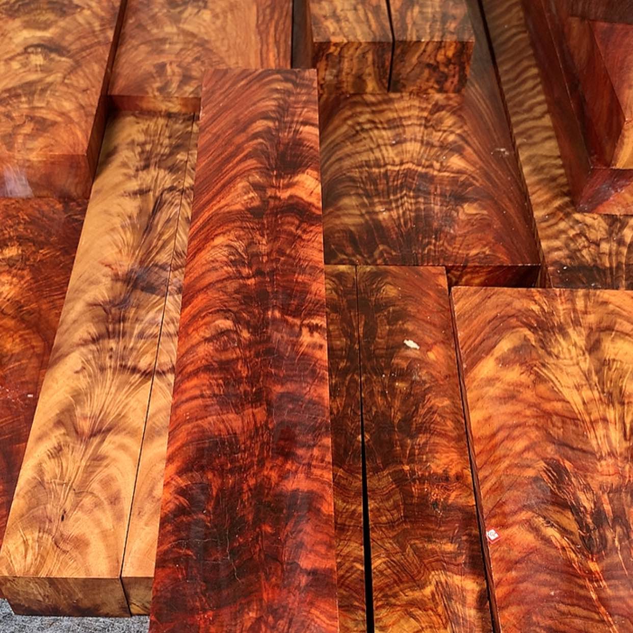 【闪购商品】红贵宝云**轻