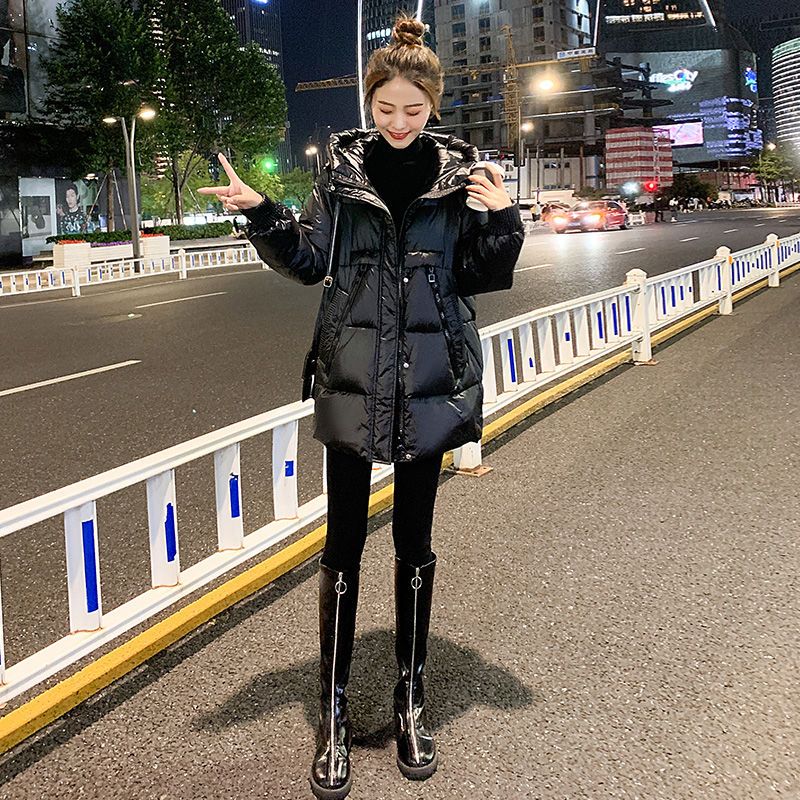 新款大码羽绒服200斤显瘦亮面免洗2023年新款女冬羽绒服胖