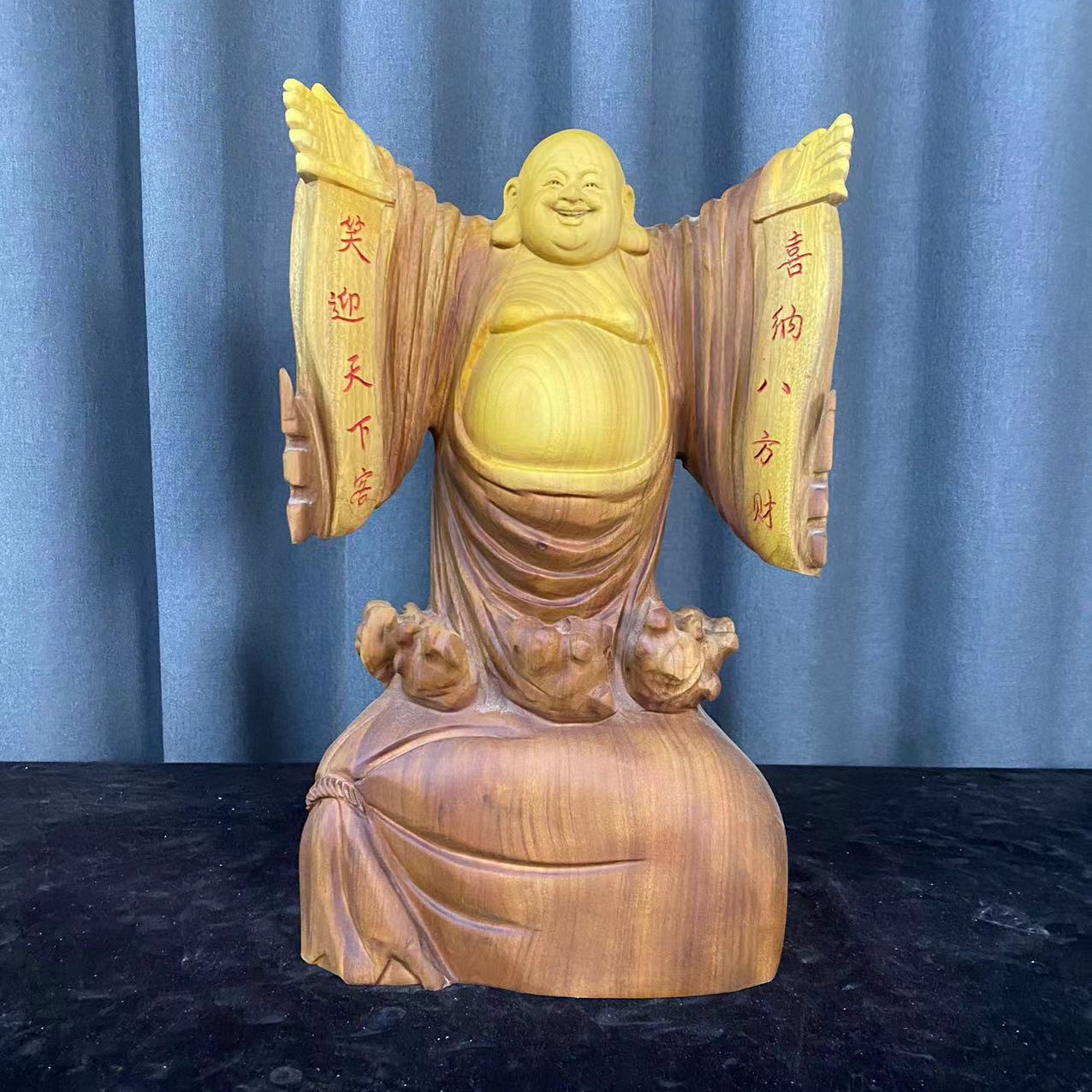 香樟木（黄蜡樟）手工雕刻 笑口常开 尺寸 高52公分 长30公分