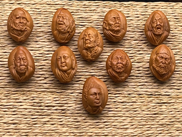橄榄核雕刻手串18罗汉浮雕手工文玩艺术品
