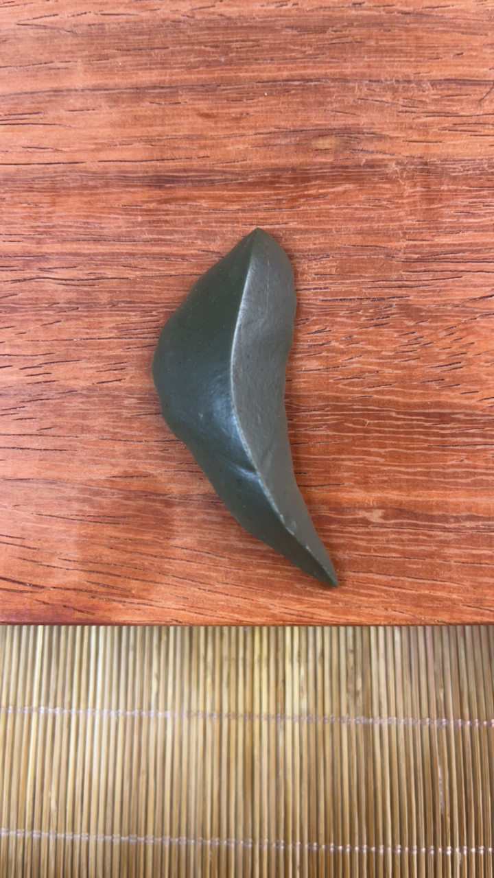 新疆戈壁滩奇石绿泥石