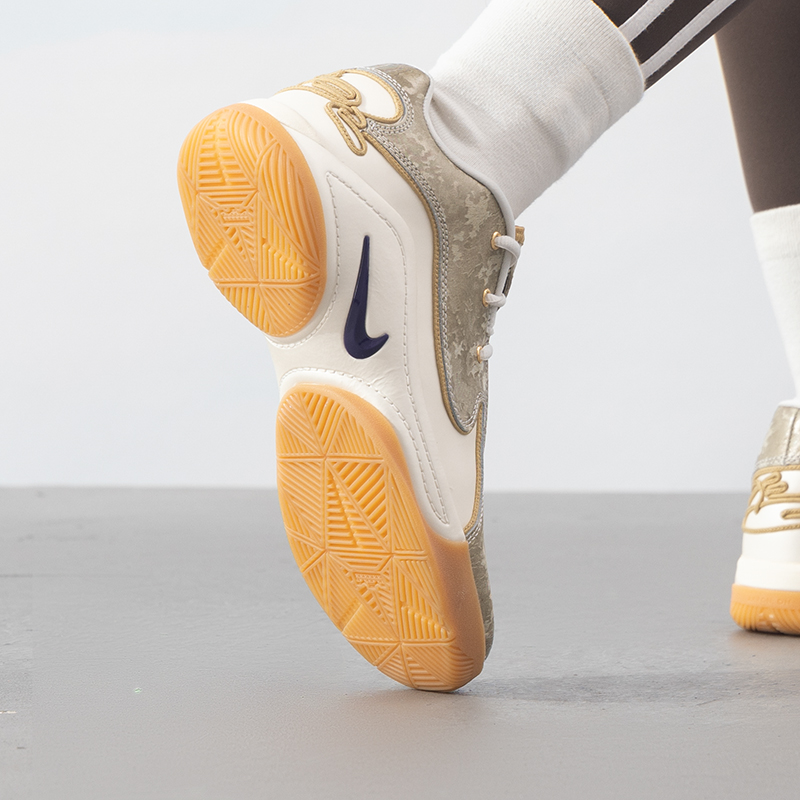 【冬日穿搭】Nike耐克女鞋新款LEBRON XXII KC训练鞋子篮球鞋FZ7308