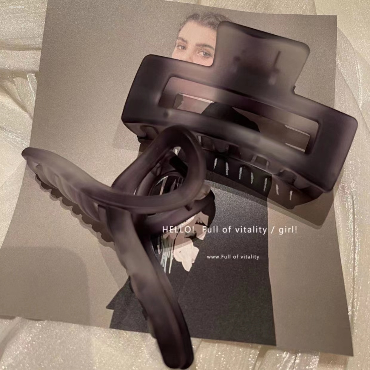 简约磨砂气质渐变抓夹鲨鱼夹优雅韩版慵懒丸子头2023超大质感法式