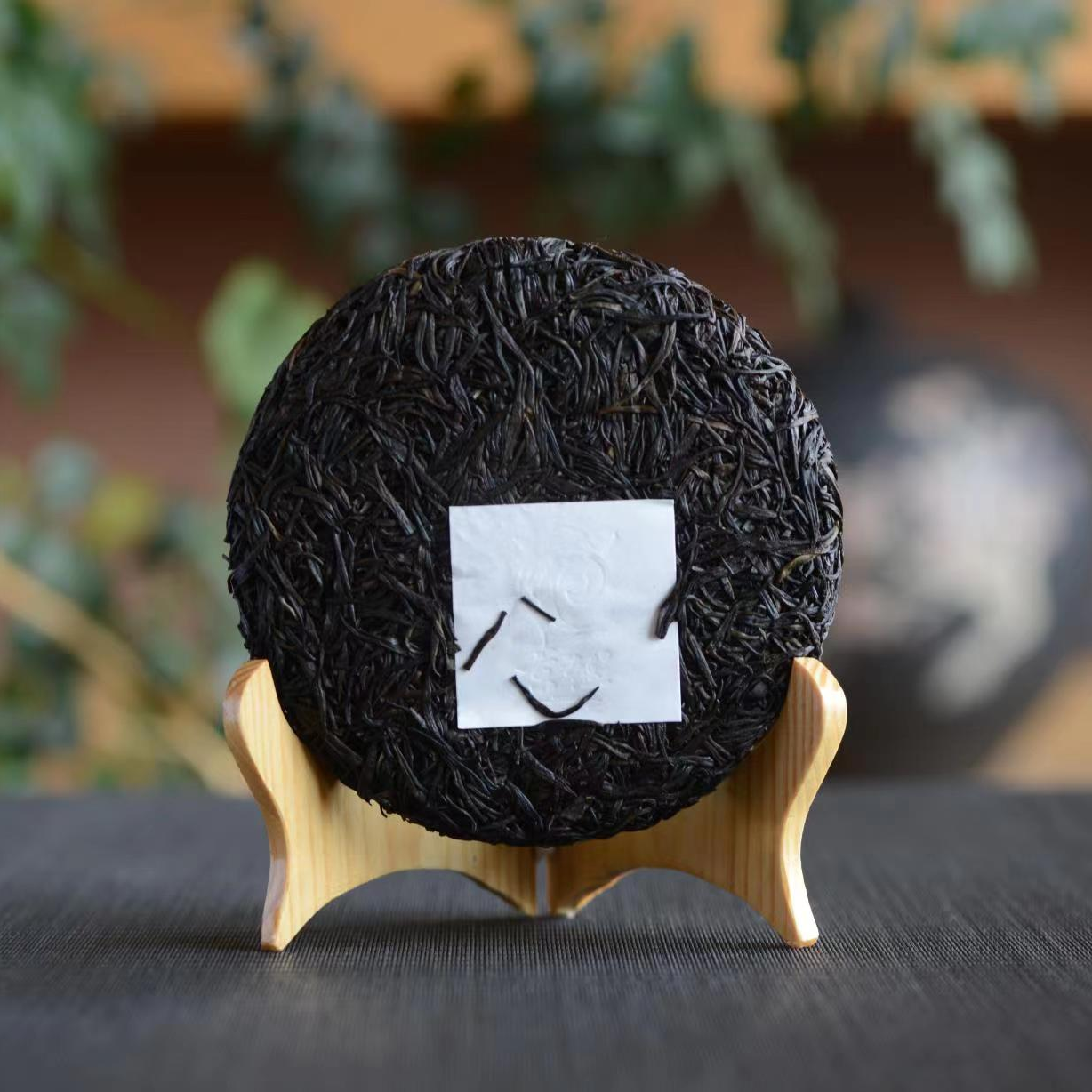 京铤礼包  2024年【困鹿山】 8g 古树纯料龙珠