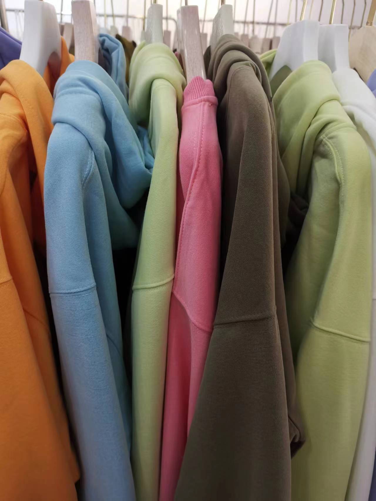 均码连帽宽松卫衣