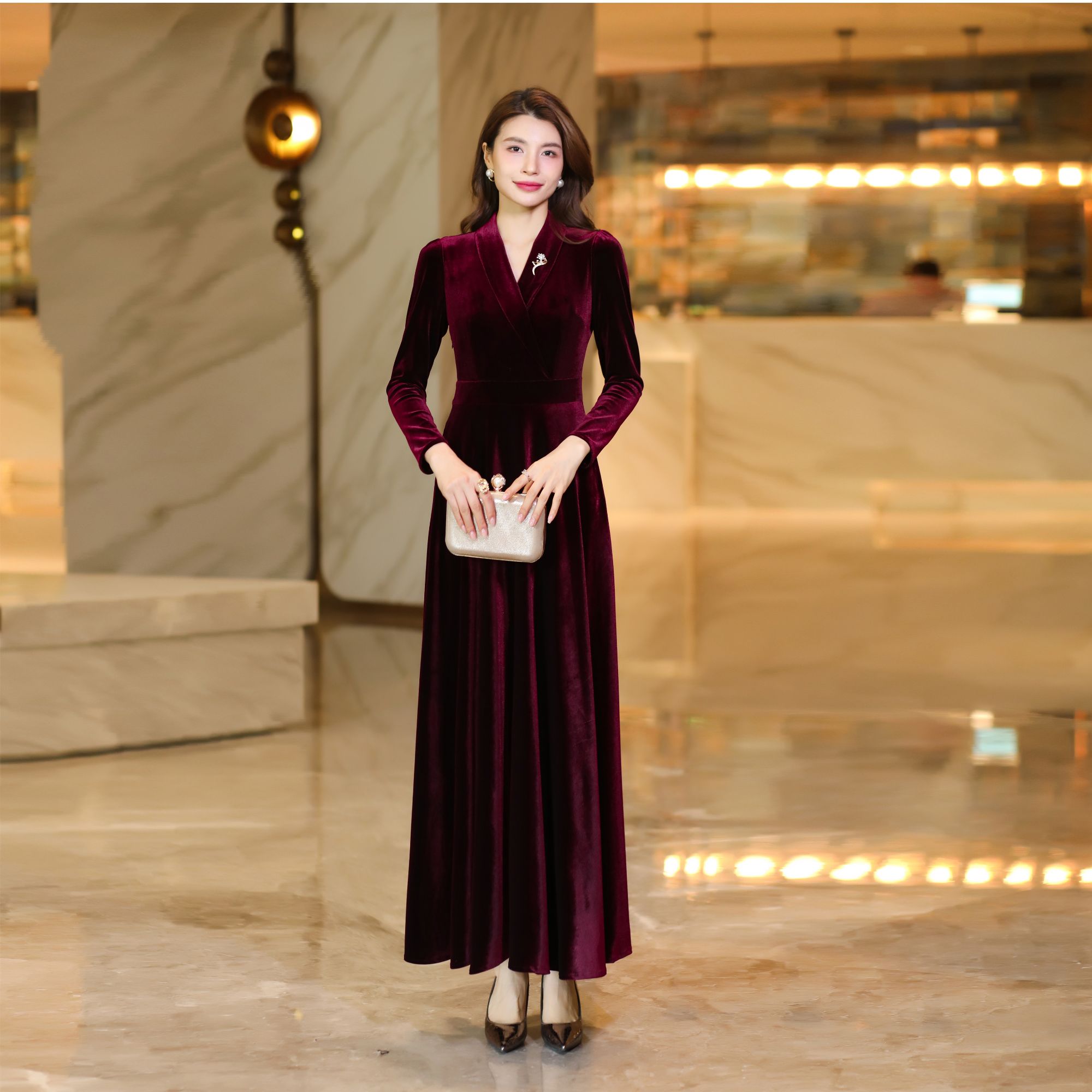 2025新款酒红色喜婆婆高密丝绒时尚优雅气质大摆长袖连衣裙2332