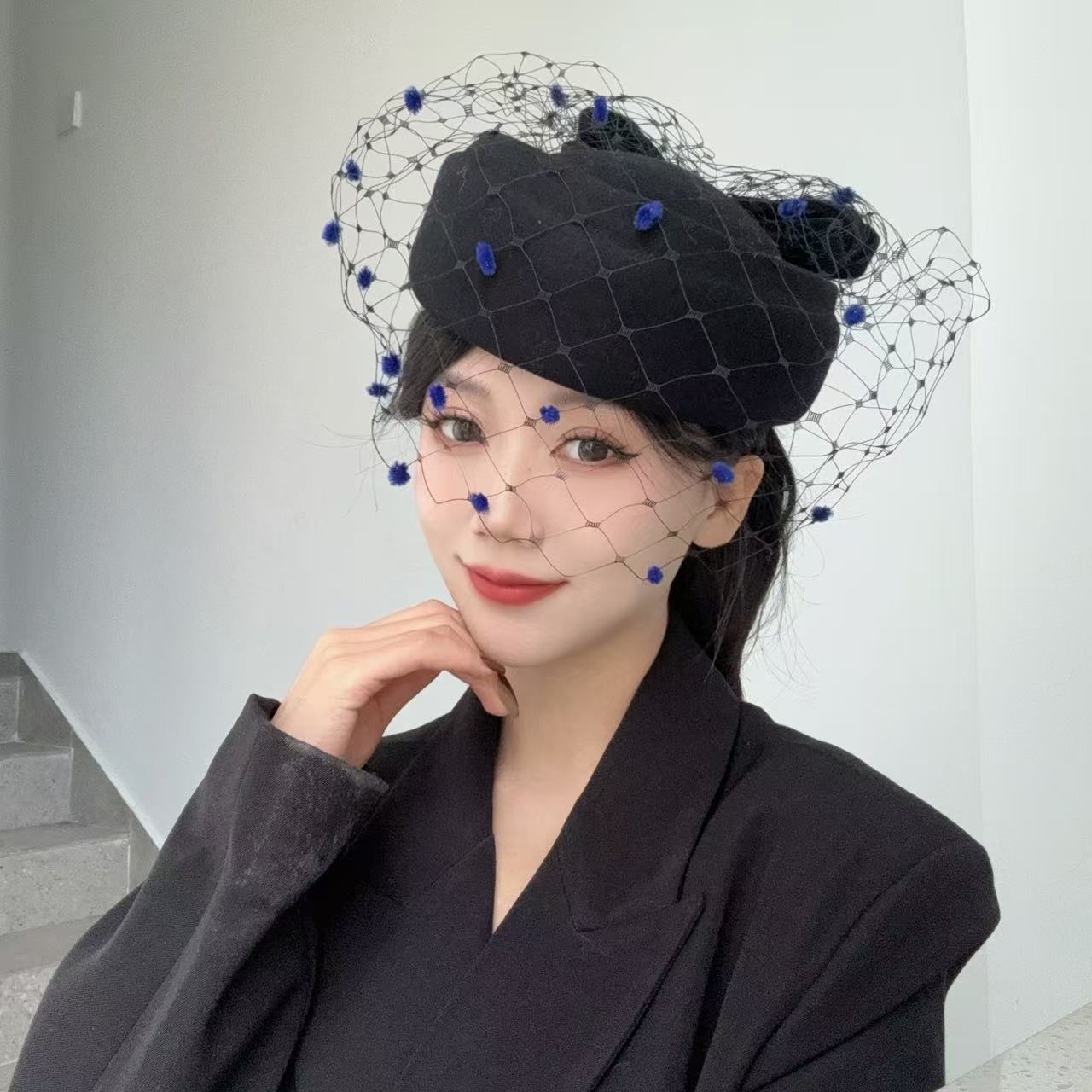 QIU LI · 新款名媛网纱蝴蝶结卷边羊毛帽 1d2025