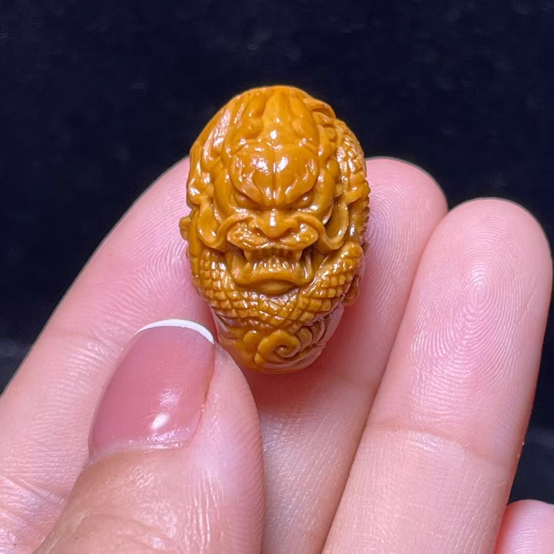 龙三通吊坠配饰橄榄核雕刻文玩工艺品核雕