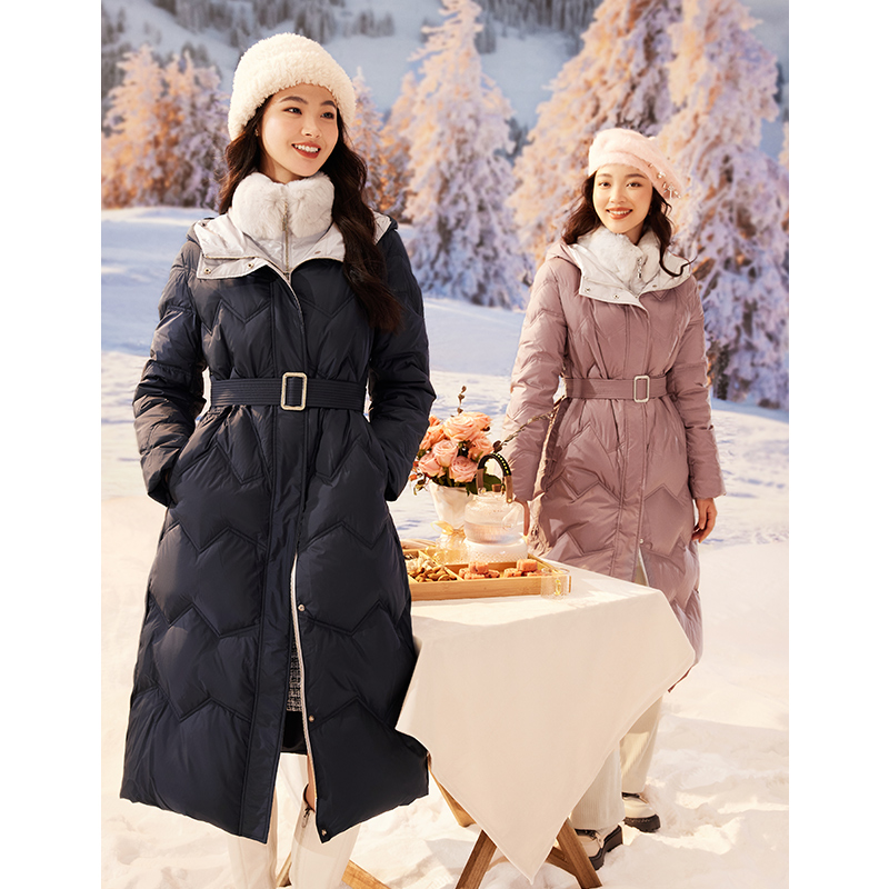 珂莱蒂尔热力感保暖白鹅绒毛领连帽轻羽绒服KR00759U1/KR00760N5