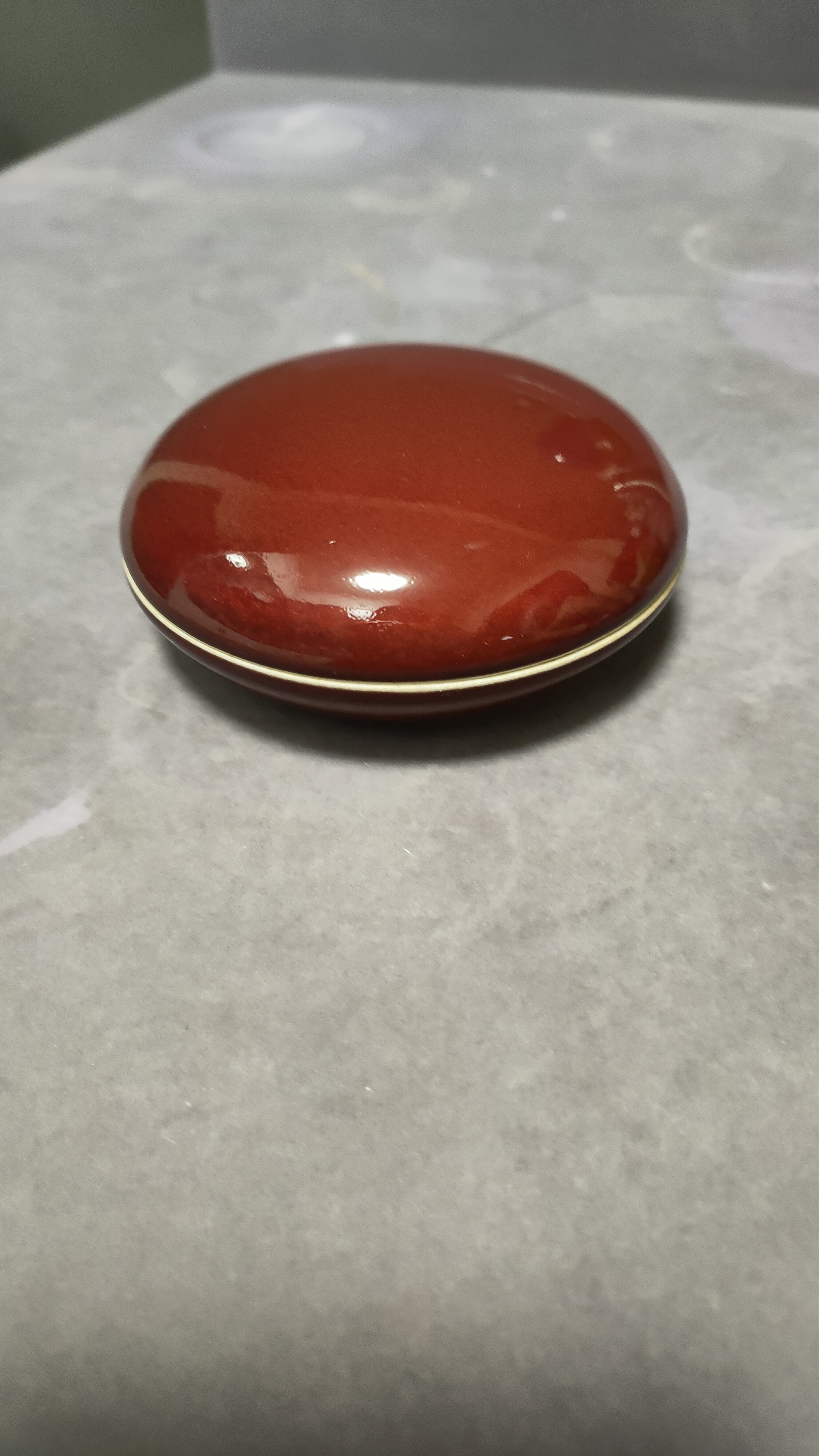 红釉粉盒，陶瓷盒