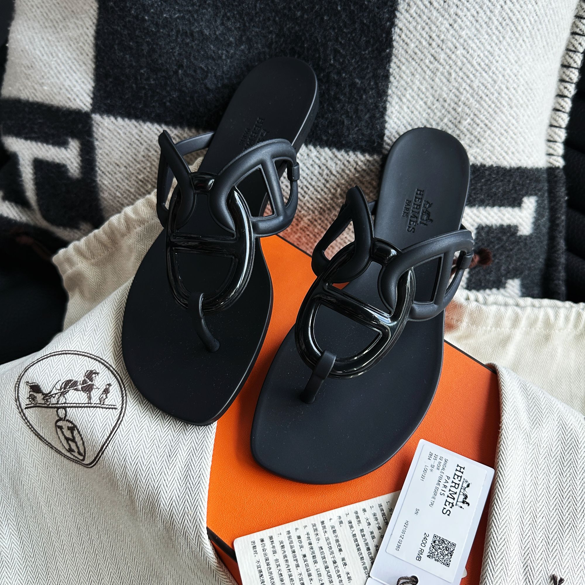 Hermes爱马仕猪鼻子拖鞋 35码