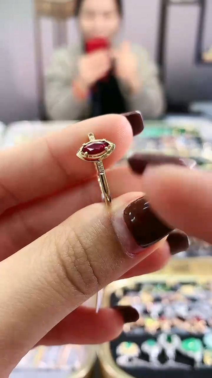 【闪购商品】红宝石戒指18K金镶嵌.
