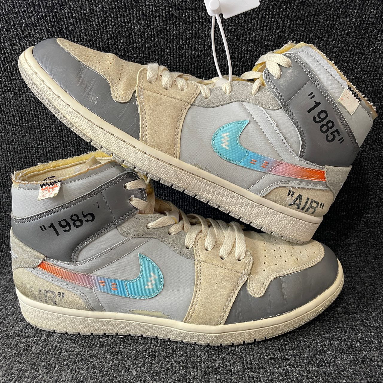 90新 AIR JORDAN 44码 AJ1翻毛皮白灰 二手不退换 公价899 