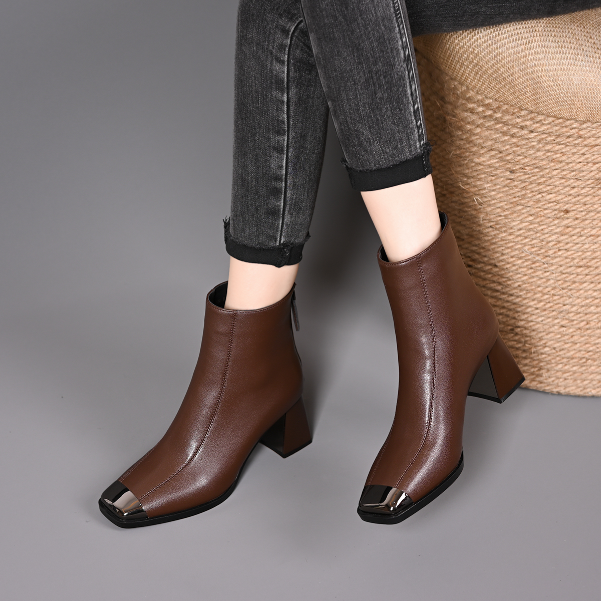 防撞金属头切尔西短靴女2025新款春秋单靴复古粗跟高跟洋气瘦瘦靴