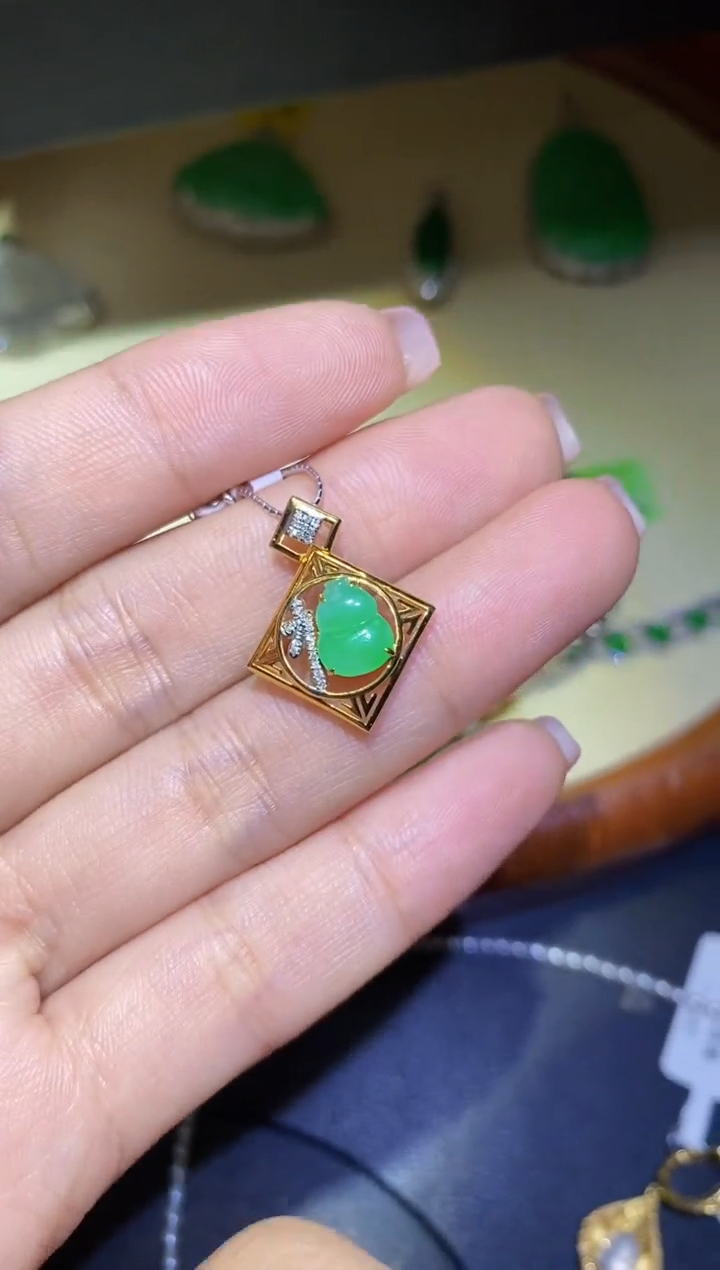 【闪购商品】翡翠吊坠18K金镶嵌葫芦