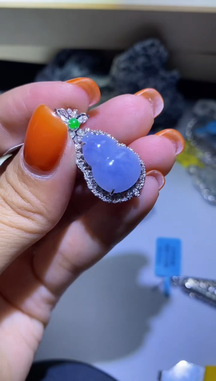 【闪购商品】翡翠吊坠18K金镶嵌封底开盖