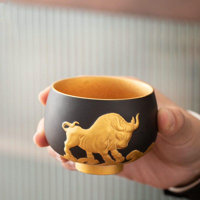 紫砂金牛真金主人杯大师纯手工鎏金杯家用礼品茶杯高档养生金茶盏