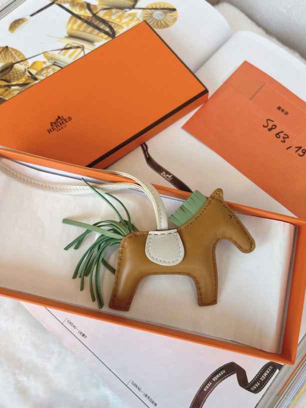 全新未使用 Hermes/爱马仕 全新全套Hermes 芝麻色拼牛油果绿小马