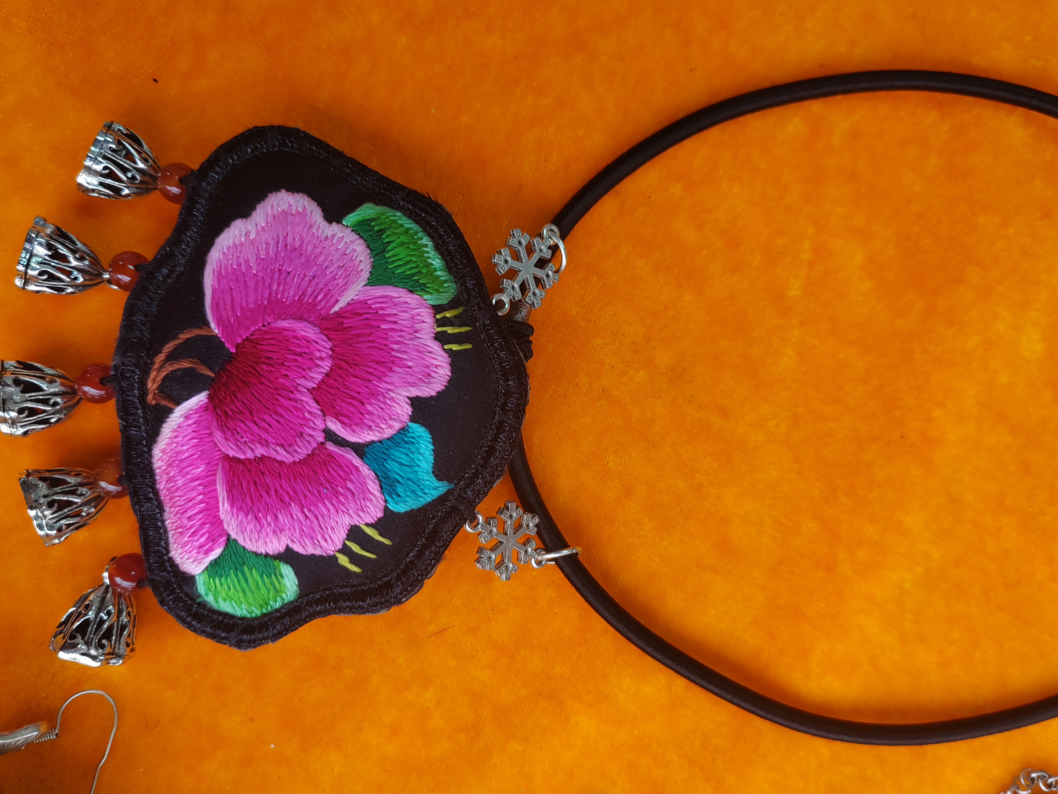 主播推荐中国风刺绣小饰品重工镶钻立体猫头鹰女士黑色中式复古