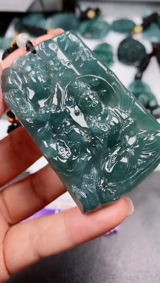 【闪购商品】翡翠颈饰未镶嵌