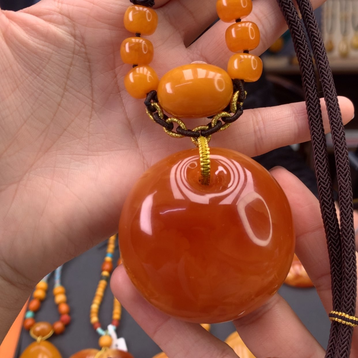 【闪购商品】蜜蜡吊坠(赠链)未镶嵌