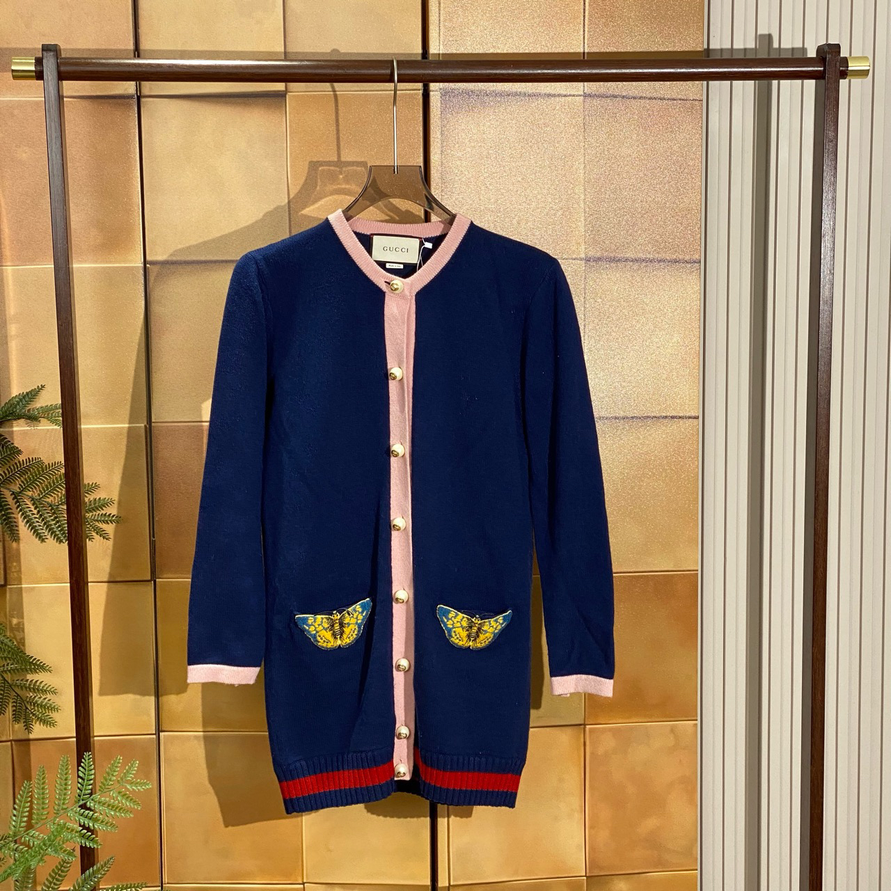 Gucci 口袋蝴蝶刺绣、袖口带珍珠扣蓝粉色针织开衫/s码/99新/25757