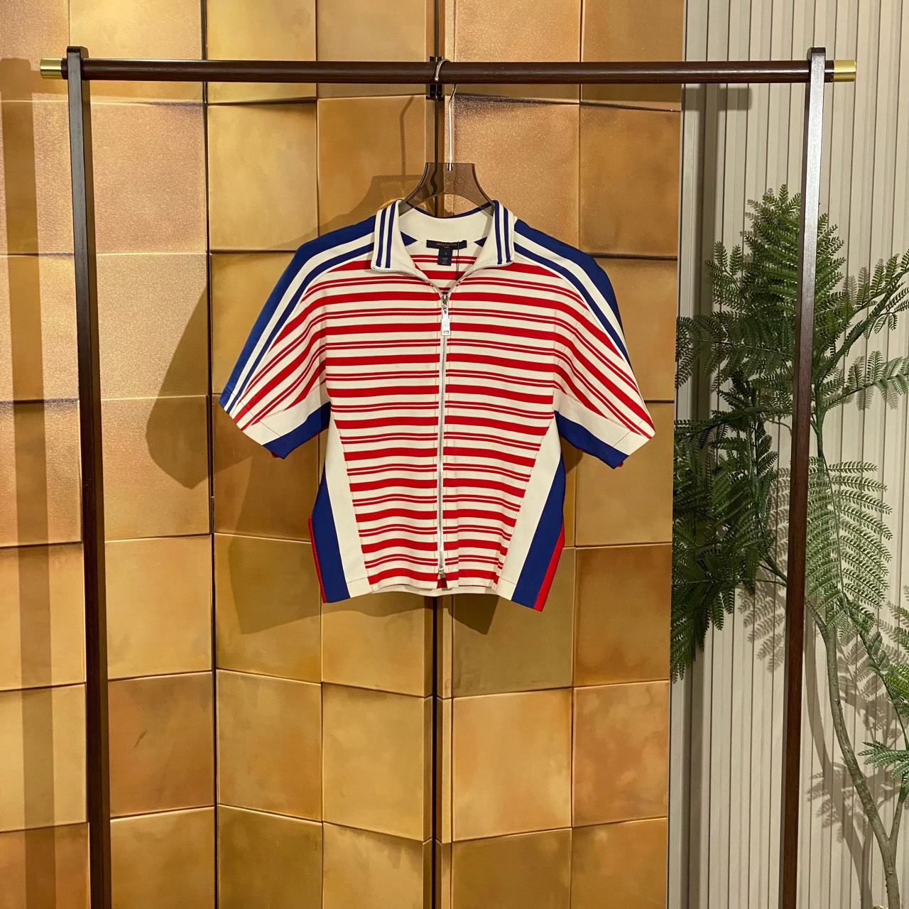Louis Vuitton Lv拼色针织条纹拉链立领短袖/s码/99新/女24998
