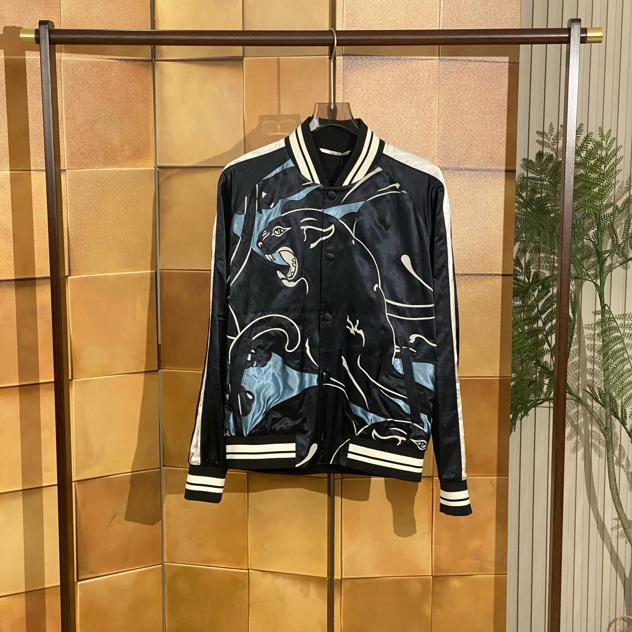 Valentino 黑豹丝绸棒球服外套/48码/98新袖子磨损/女41538