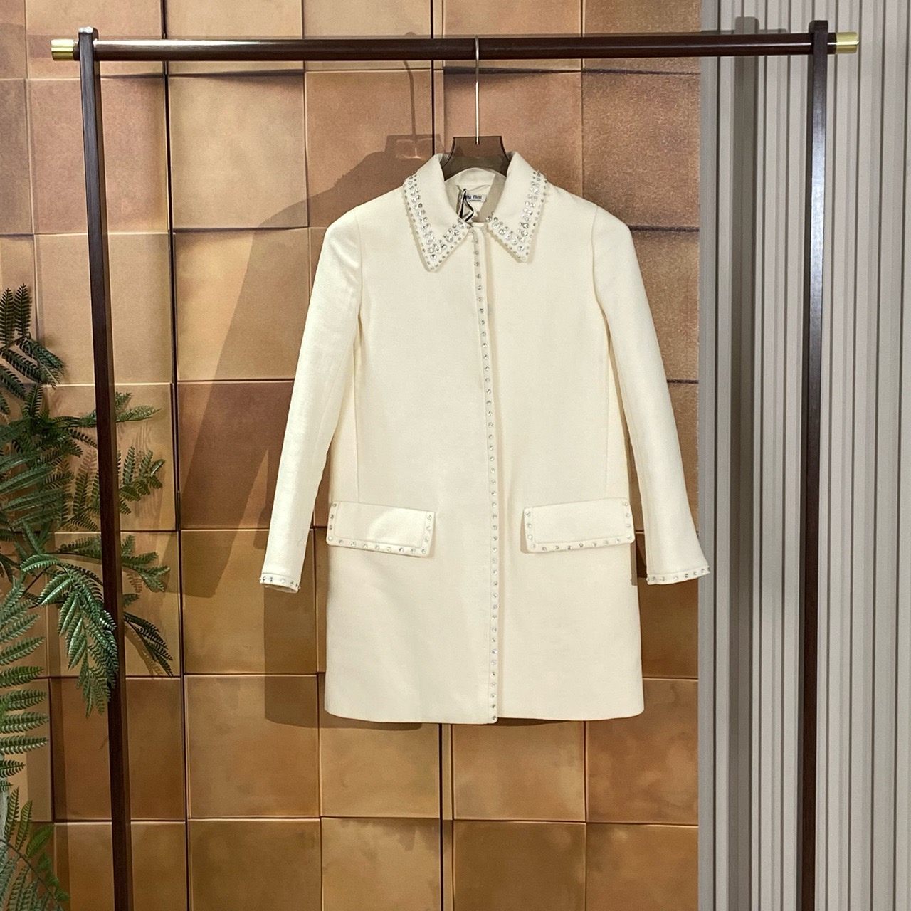 MiuMiu 白色水钻羊毛长款大衣/ 36码/全新带吊/27385