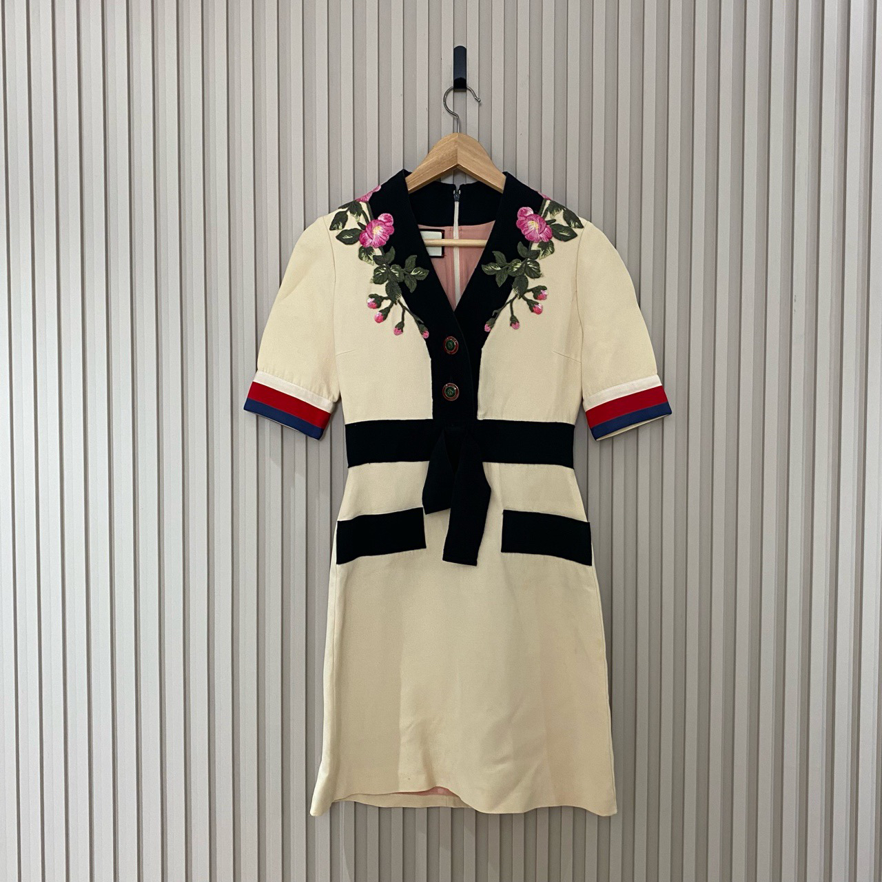 Gucci拼色V领刺绣玫瑰花连衣裙/36码/98新/10906