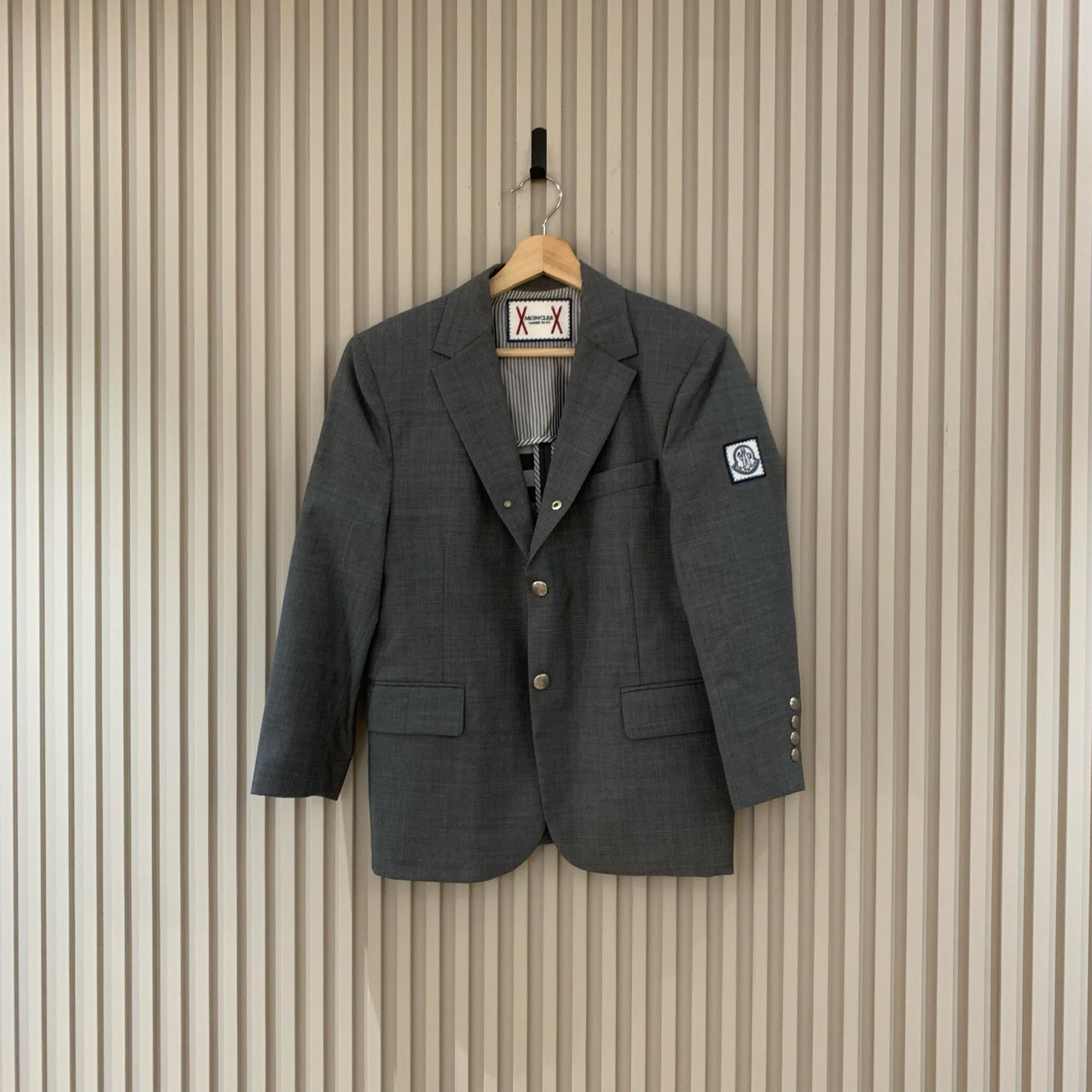 Moncler灰色徽标金属按扣羊毛西装外套/2码/99新/11263