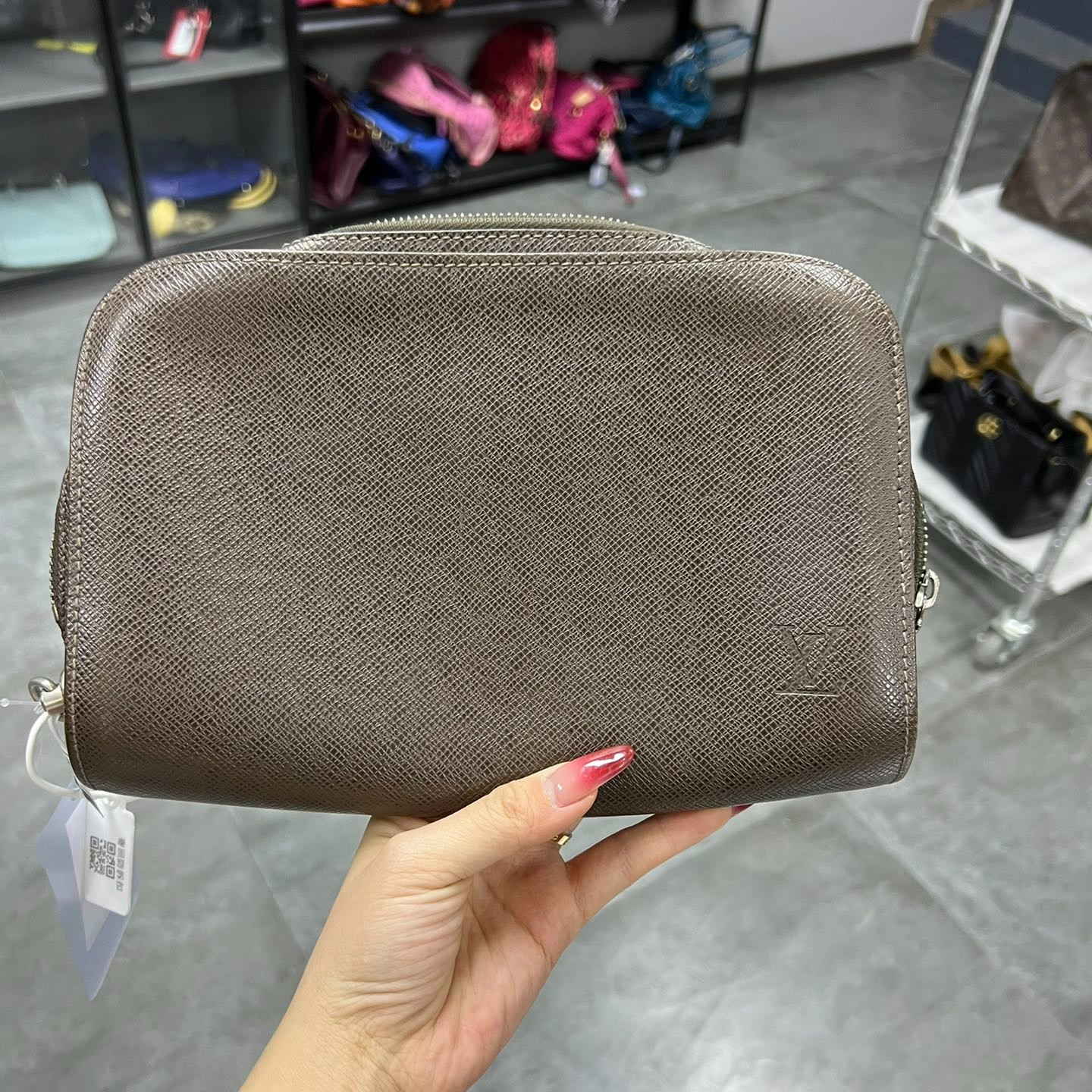95新 妙可柒月 lv手拿包/mk6539