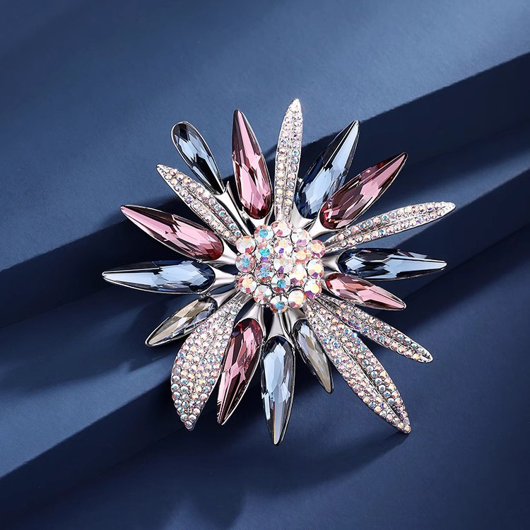 黄铜合成锆石胸针 9066 炫彩雪花 施家水晶彩锆高档大衣胸花别针