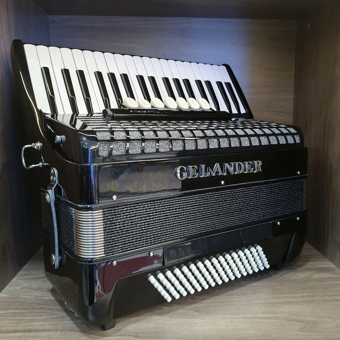 格兰德96贝斯三排簧手风琴全新