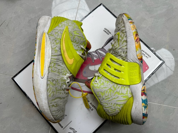 95新 NIKE/耐克 9新阳/45码/耐克/kd14 白绿/左脚轻微破损