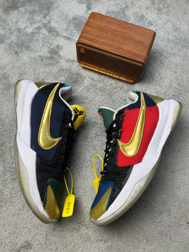 95新 NIKE/耐克 篮球鞋/ 科比 5 und 单飞 /42.5码