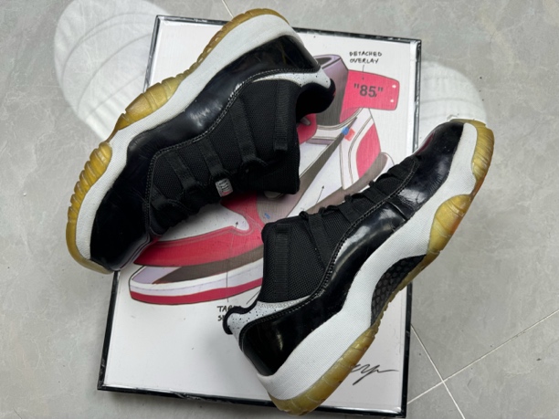 90新 NIKE/耐克 9新烁/43码/Air Jordan/aj11 红外线/鞋头小瑕疵