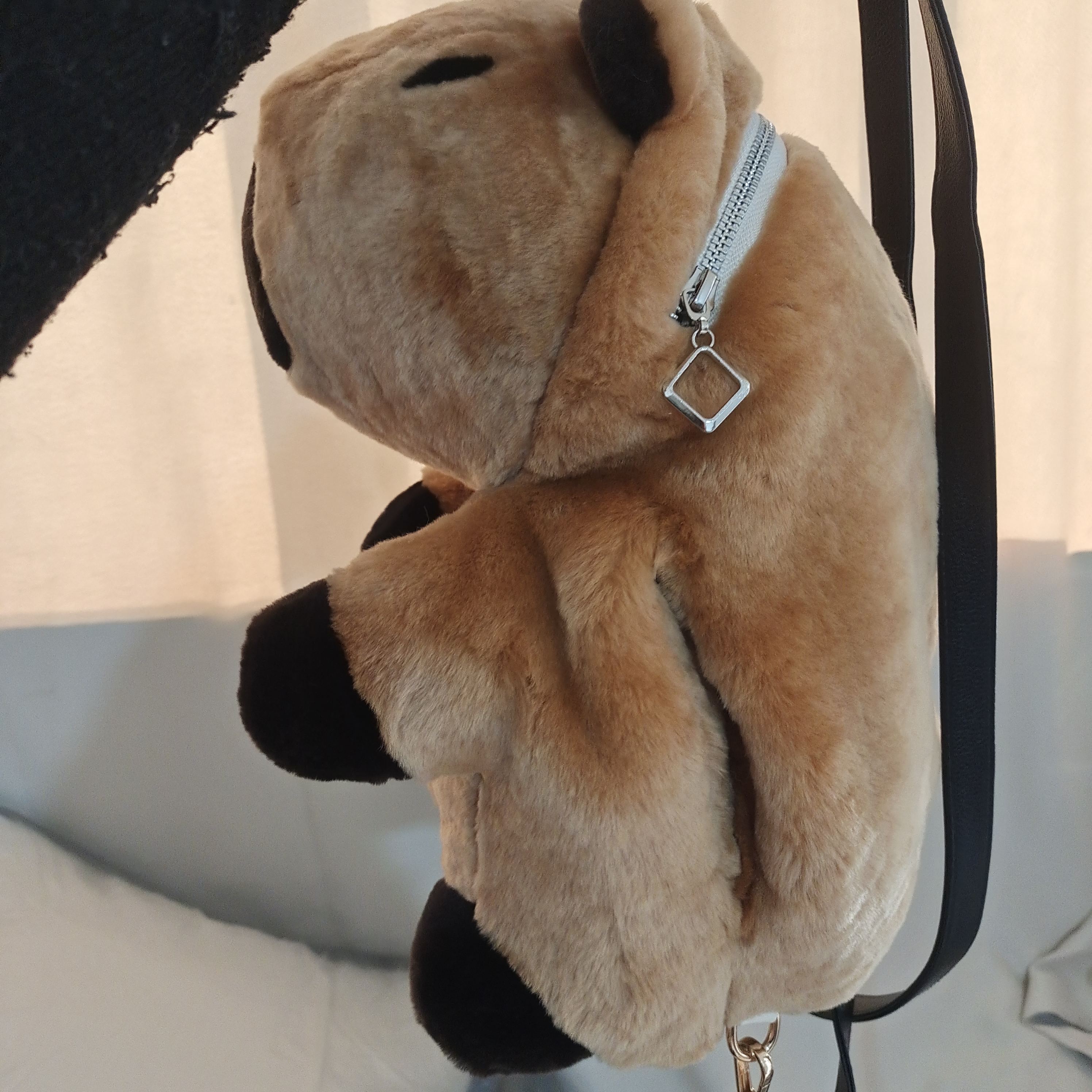 羊毛可爱百搭超大款可暖手卡皮巴拉包包玩偶双肩包