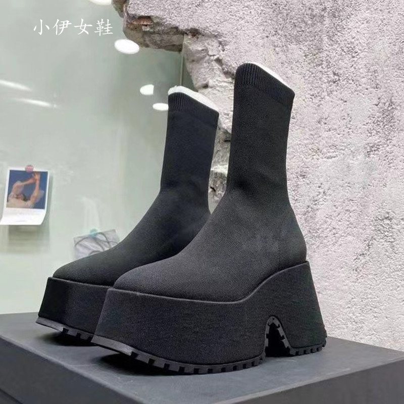 红蜻蜓牌网红同款弹力瘦瘦靴女小个子增高厚底马丁靴女生方头松糕