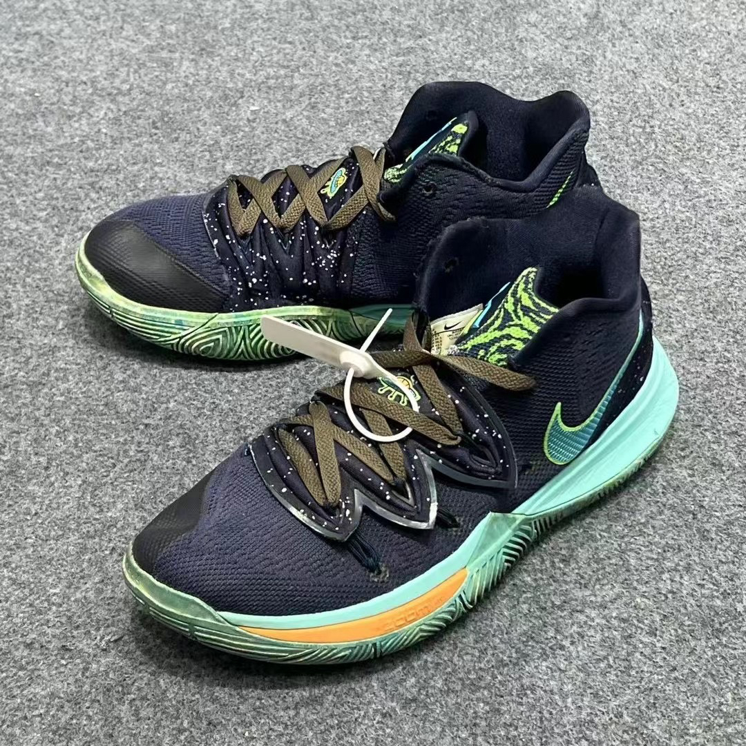 44.5码/NIKE 欧文五UFO配色 高帮篮球鞋