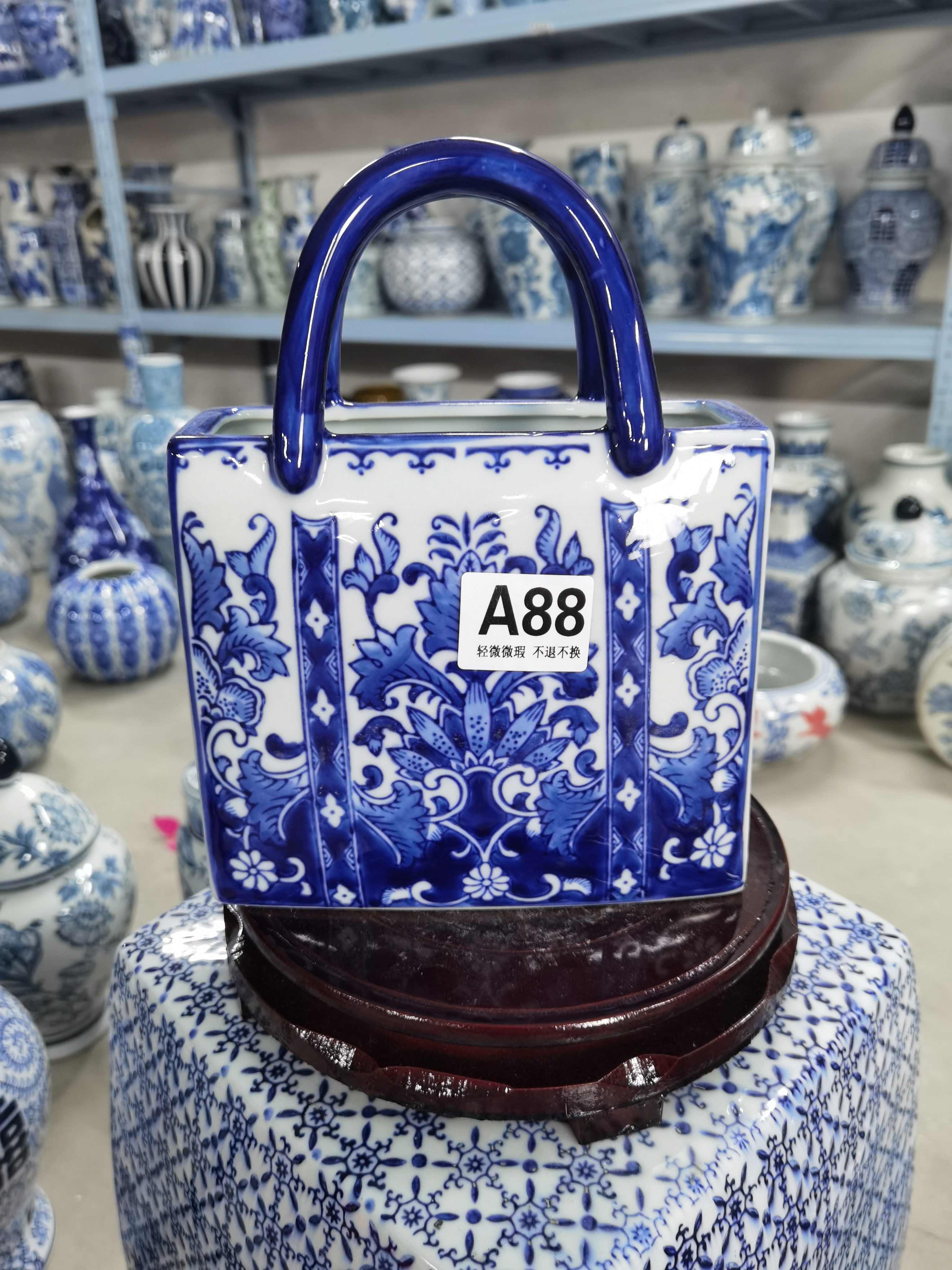 品尚青花陶手提包包摆件 可水培插花