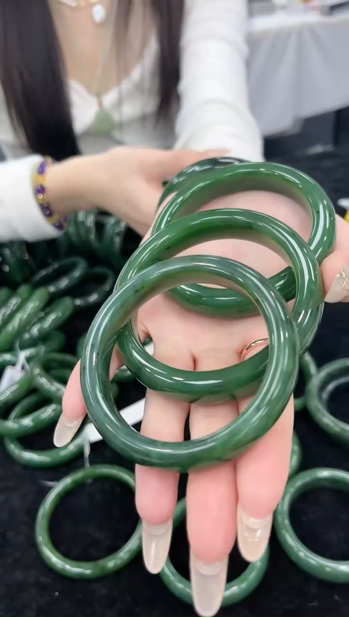 【闪购商品】和田玉手镯未镶嵌多样性拍一发一有石纹56-61