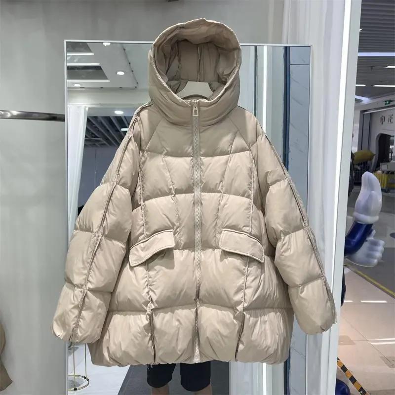 200斤加大码冬季保暖羽绒服女中长款宽松胖mm斗篷连帽白鸭绒外套