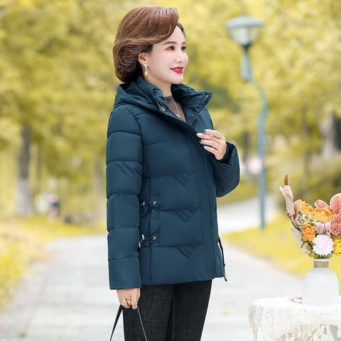 冬季新款【可脱卸帽】冬季中老年羽绒服短款女时尚减龄加肥加大