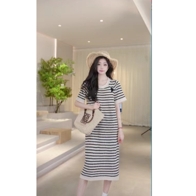 Basic House/百家好25夏季新时尚休闲条纹气质连衣裙B0824B50092