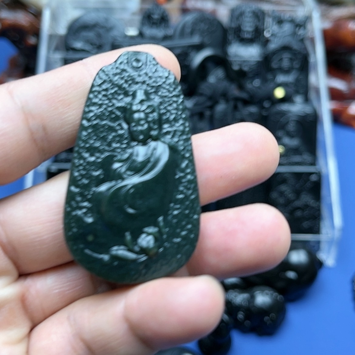 【闪购商品】和田玉（青玉）颈饰未镶嵌天***?