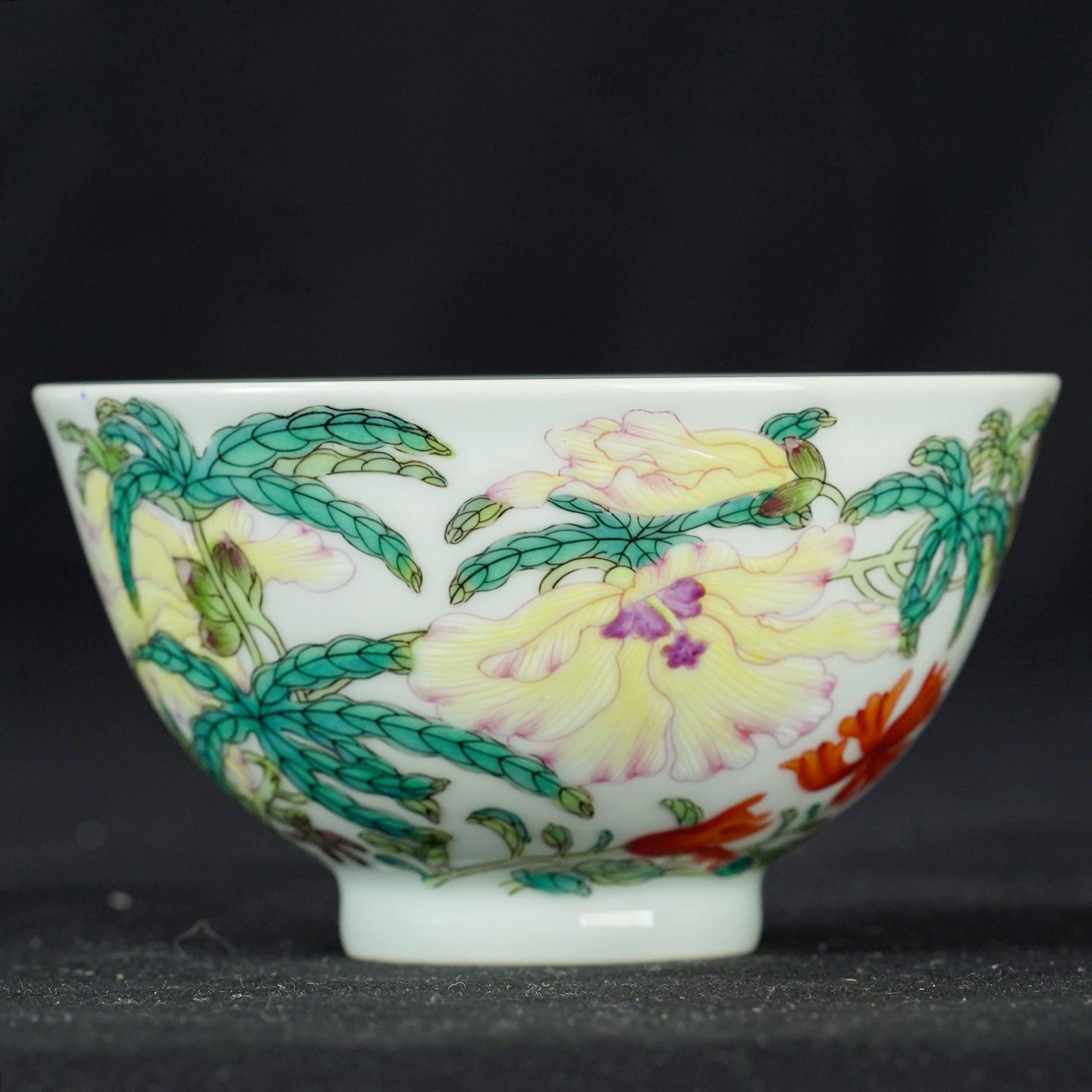 清代雍正粉彩花卉纹杯/BZYDQ00136