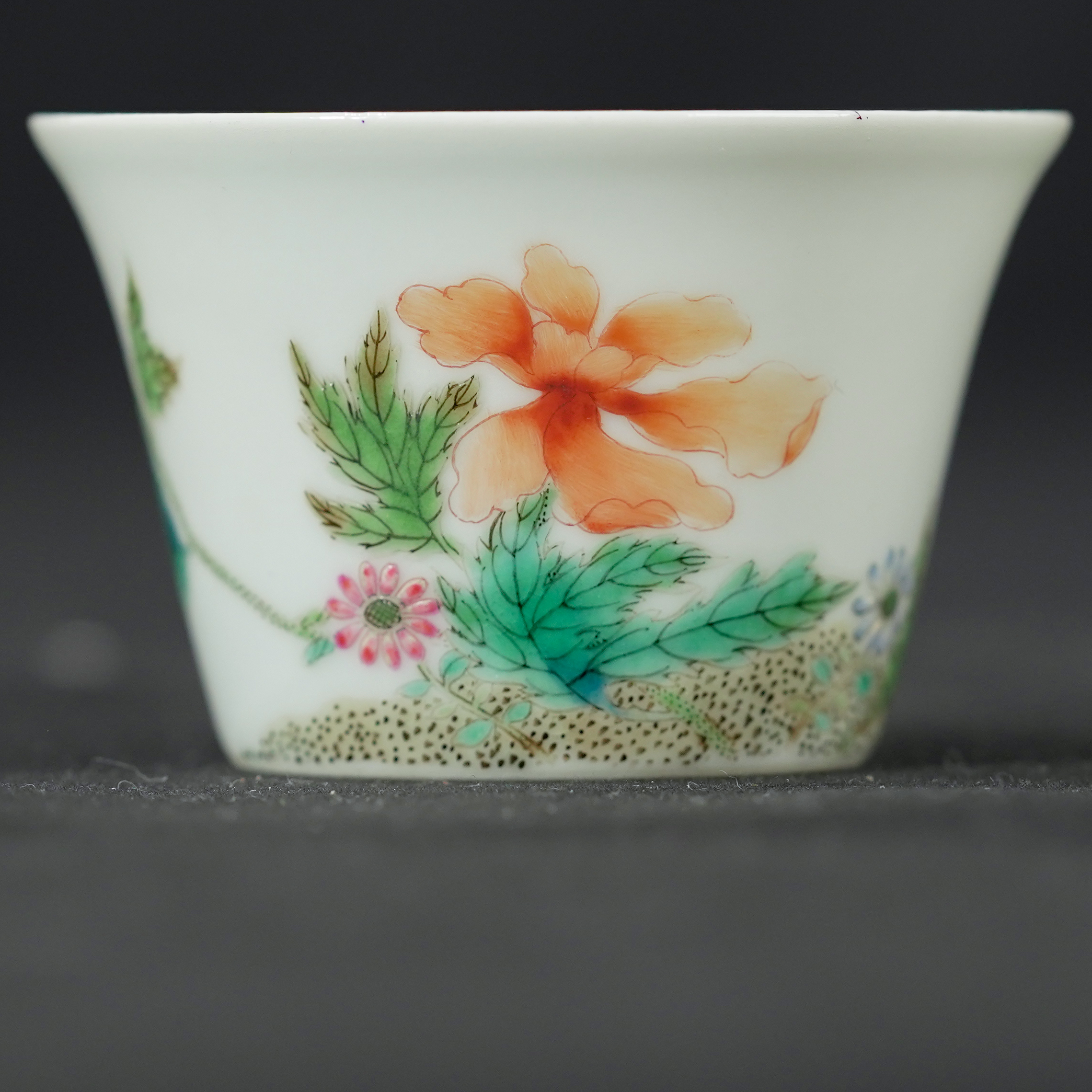 大清雍正年制粉彩花卉纹马蹄杯BZYDQ00223