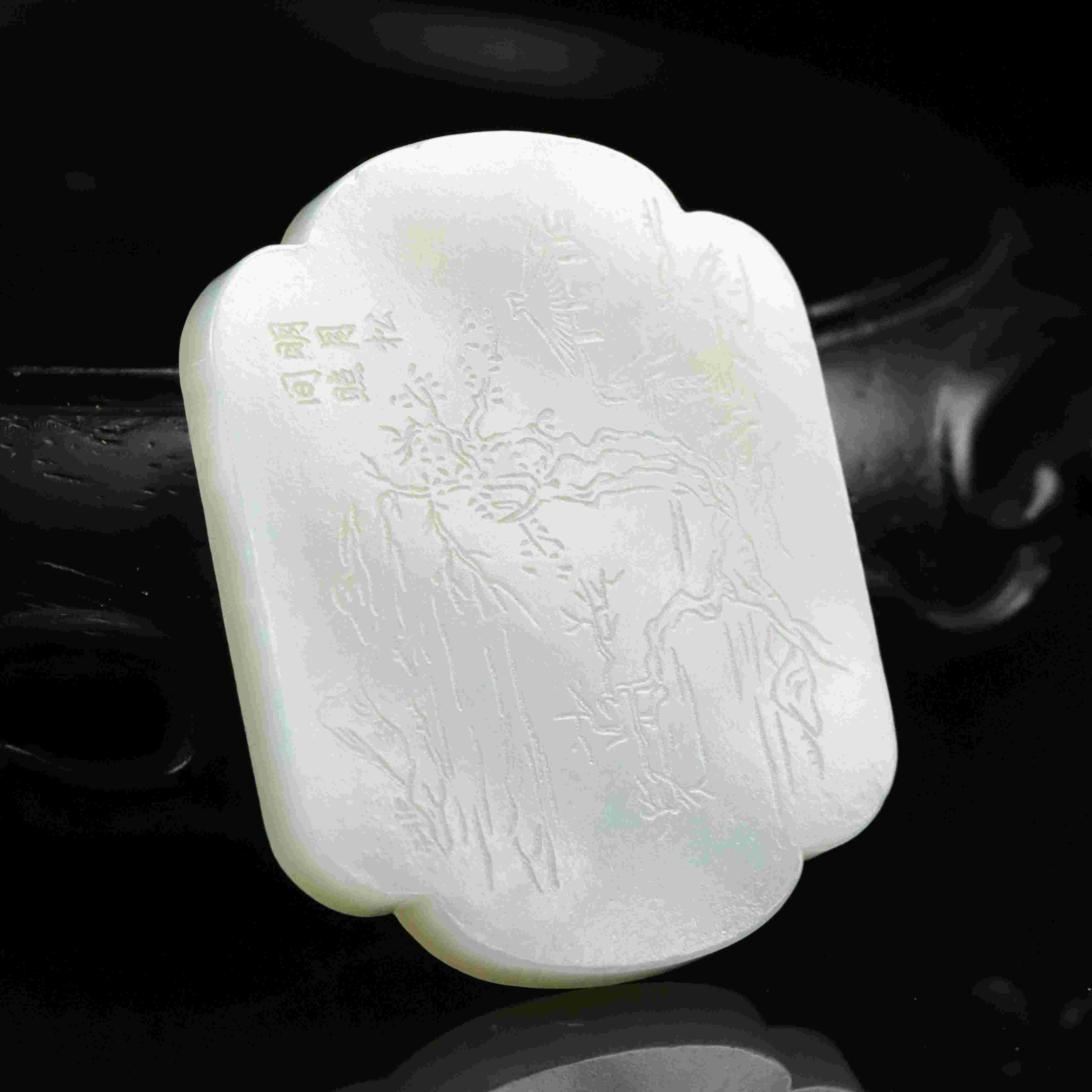 39清代和田玉山水意境海棠佩239