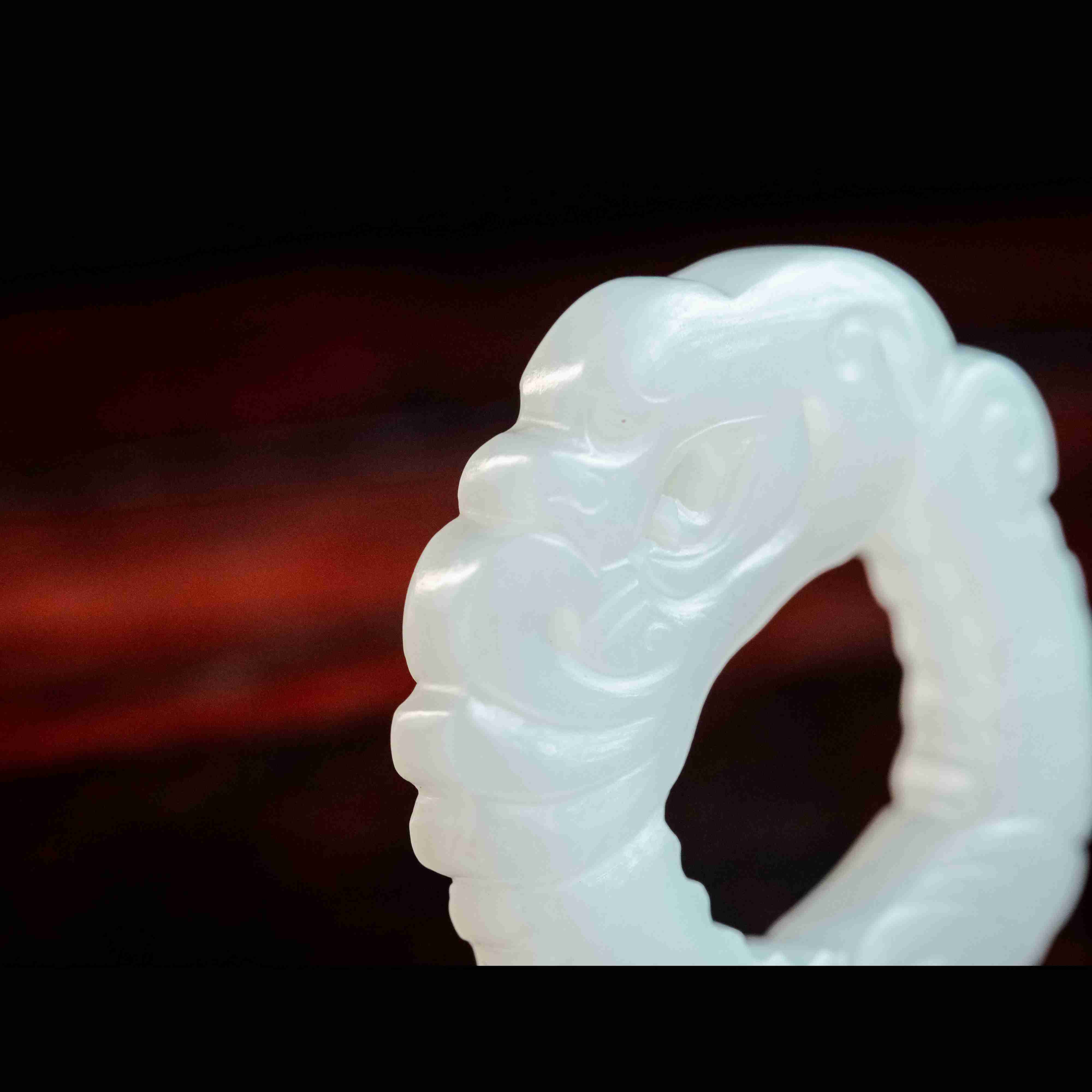 1352清代和田玉龙纹环1176